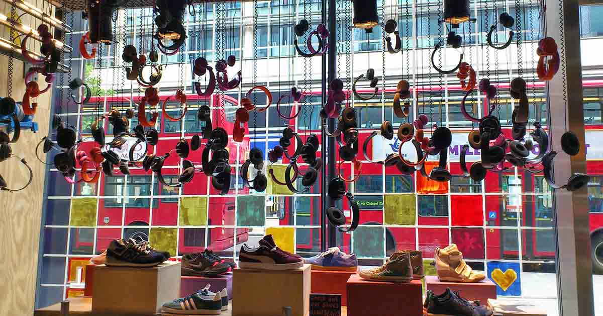 allestire vetrina col visual merchandising