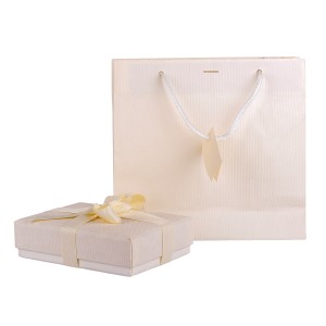 Egeo M6 Astuccio con shopper per collana Avorio