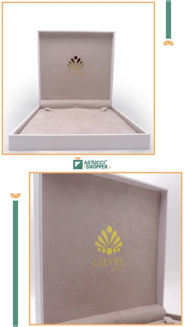 Astucci rivestiti personalizzati con stampa a caldo per la gioielleria @lievesjewelry
Richiedi anche tu una consulenza gratuita personalizzata per il tuo packaging, contattaci adesso 👉 link in bio.
.
.
.#astuccieshopper #astuccirivestiti #astuccilusso #astuccipergioielli #scatolepersonalizzate #scatolegioielli #astuccigioielli #packaginggioielleria #packagingpersonalizzato #packagingsumisura